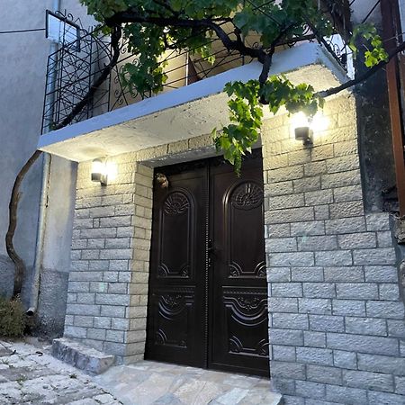 Luigi Guest House Gjirokastër Extérieur photo