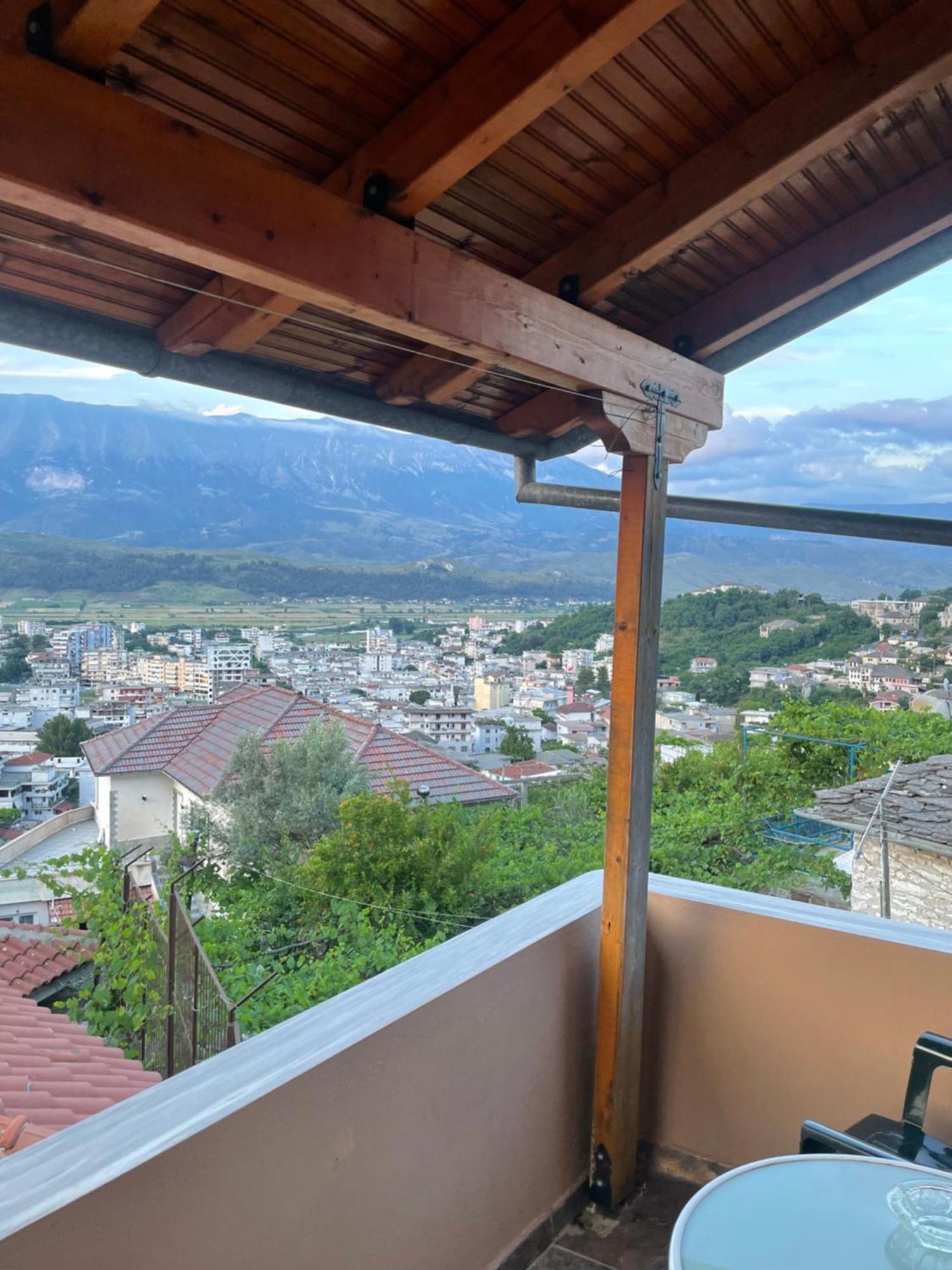 Luigi Guest House Gjirokastër Extérieur photo