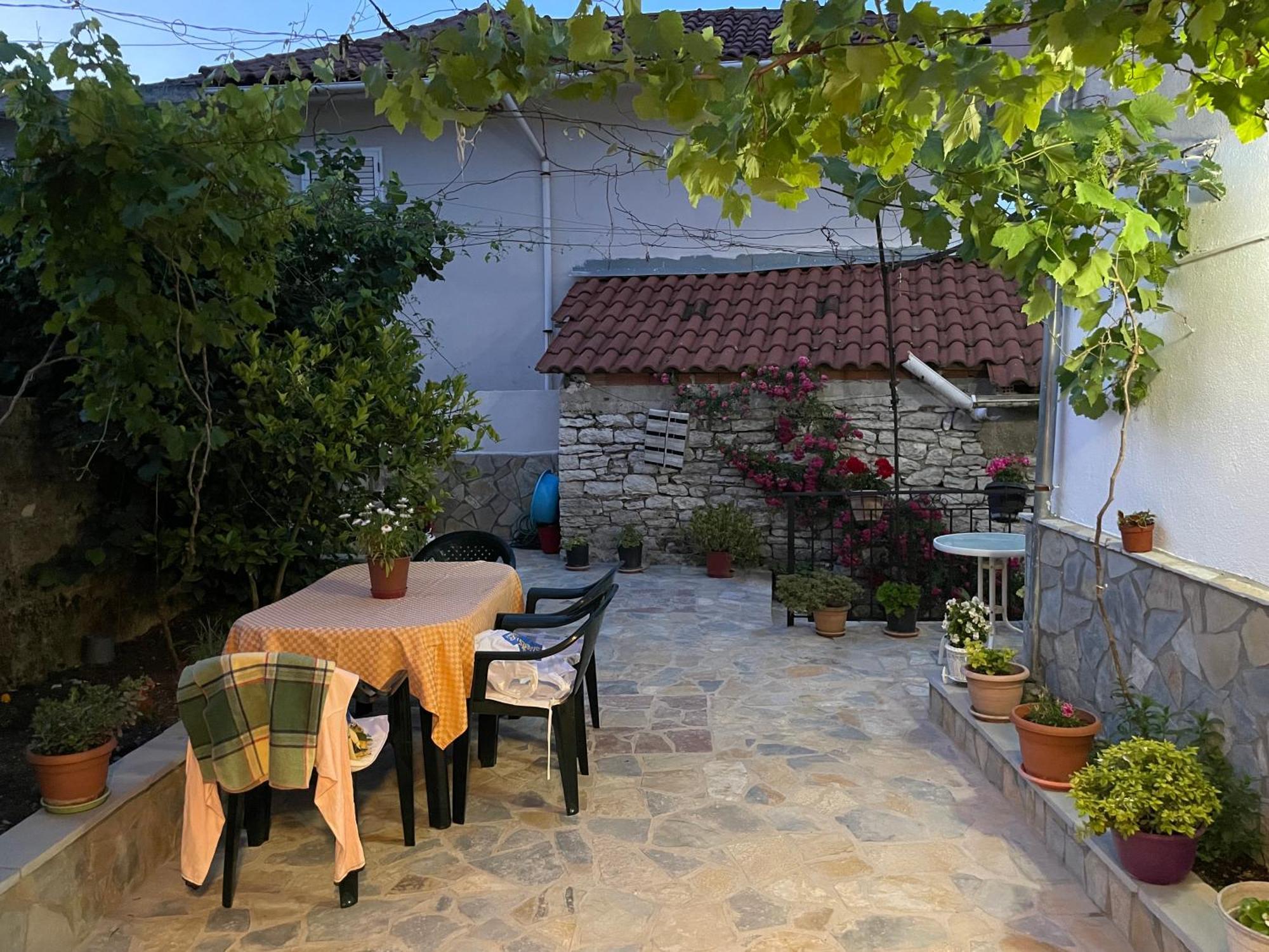 Luigi Guest House Gjirokastër Extérieur photo