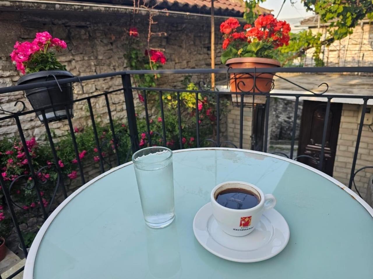 Luigi Guest House Gjirokastër Extérieur photo