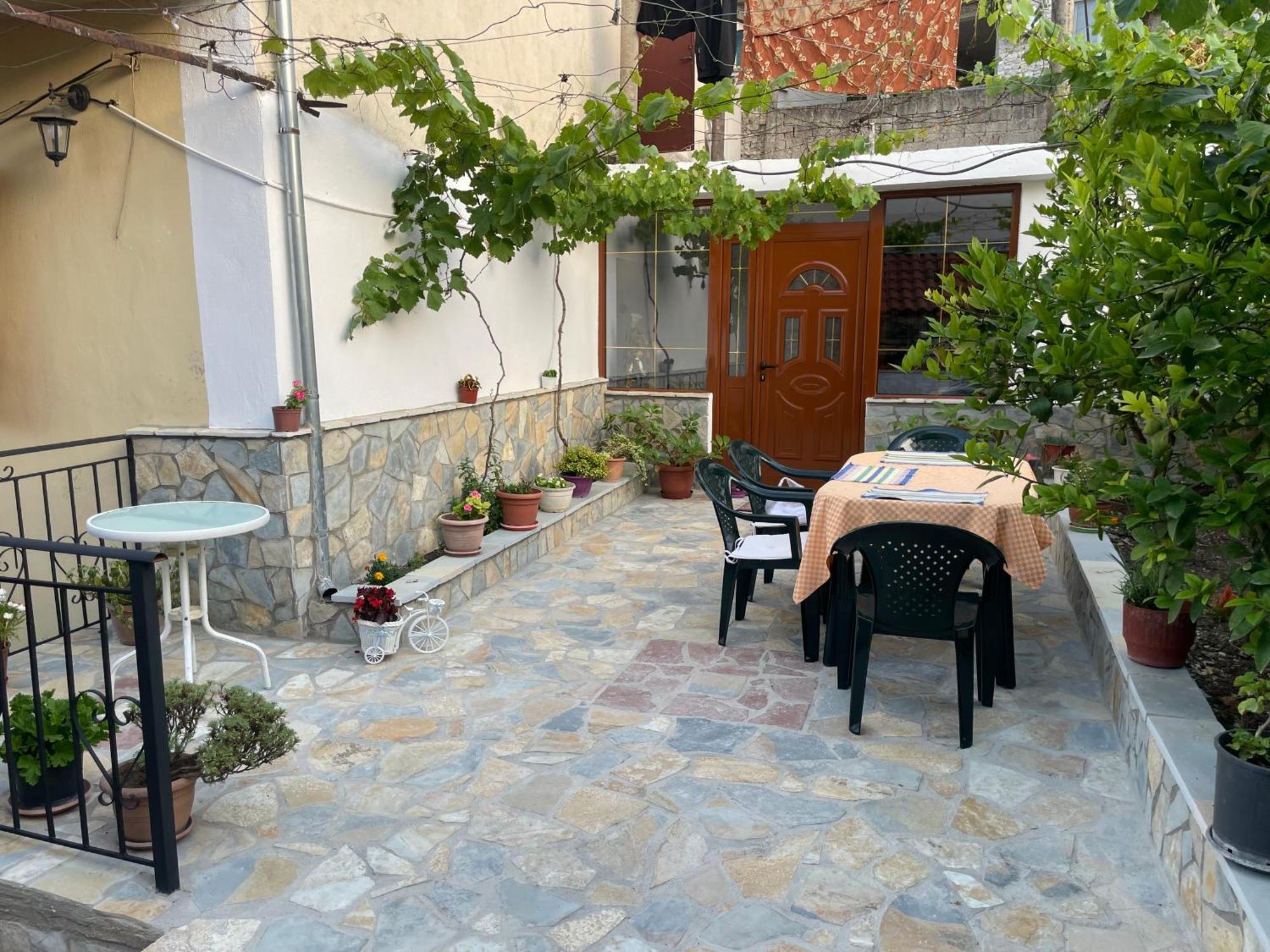 Luigi Guest House Gjirokastër Extérieur photo