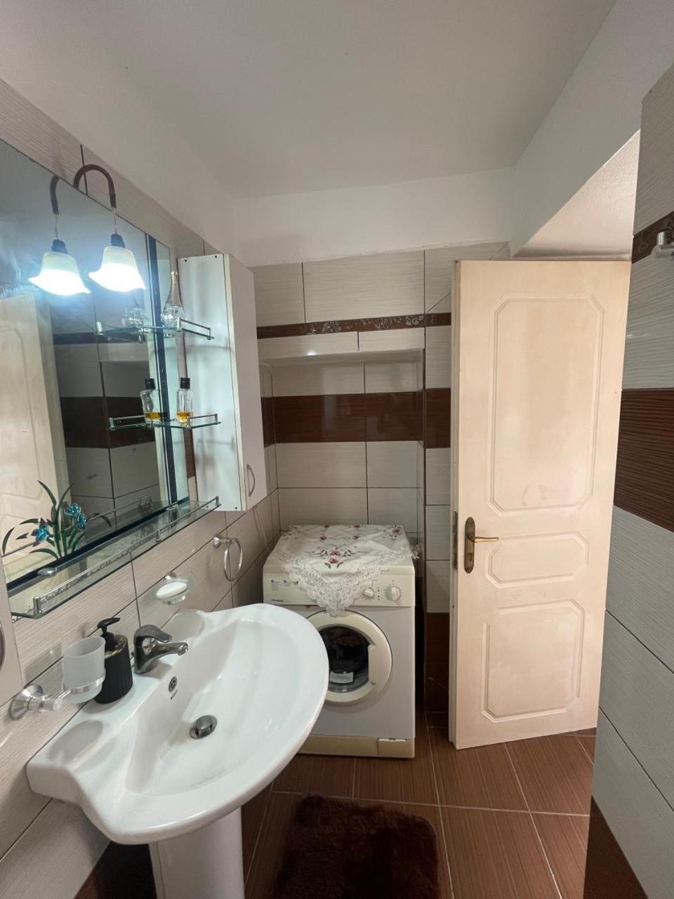 Luigi Guest House Gjirokastër Extérieur photo
