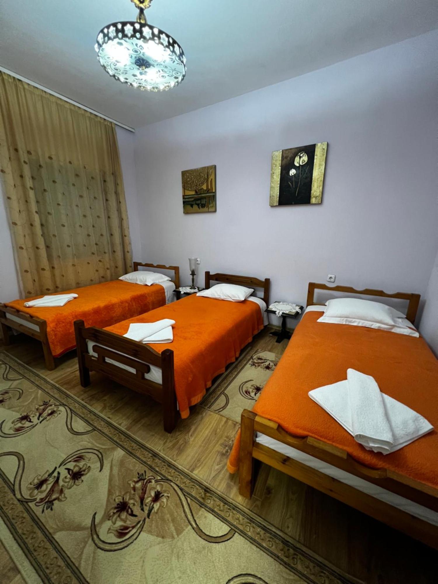 Luigi Guest House Gjirokastër Extérieur photo