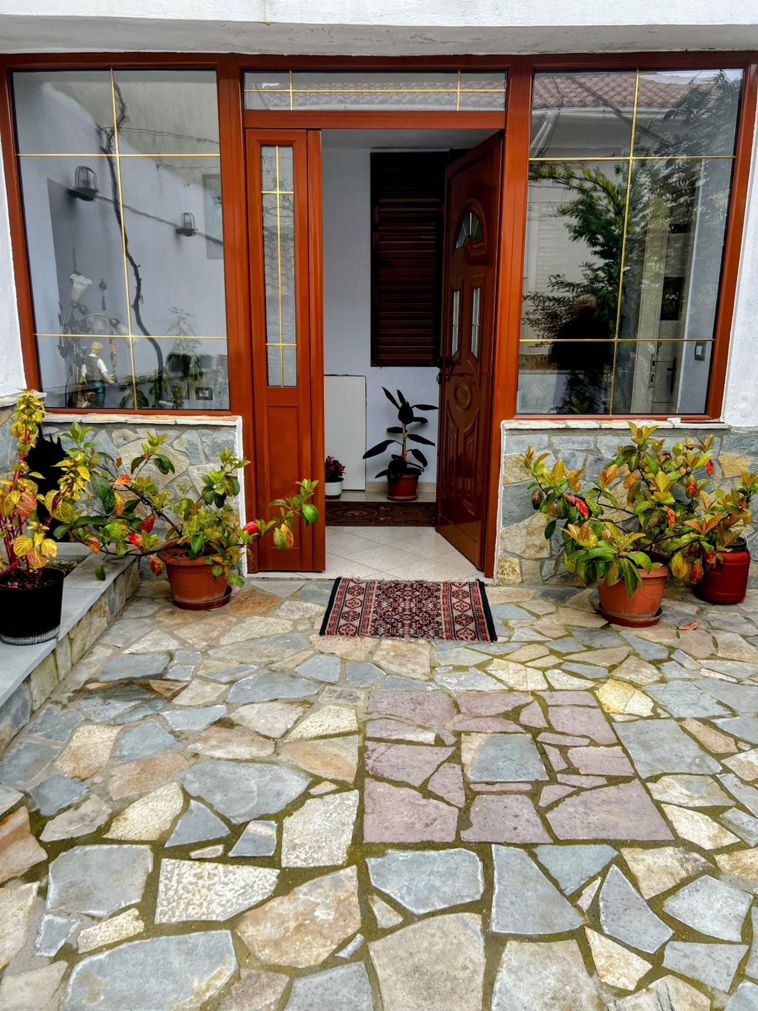 Luigi Guest House Gjirokastër Extérieur photo